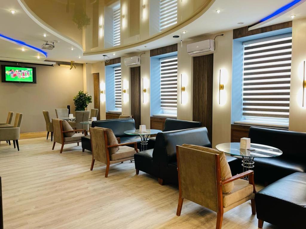 Tengri Hotel Atyrau Exterior photo